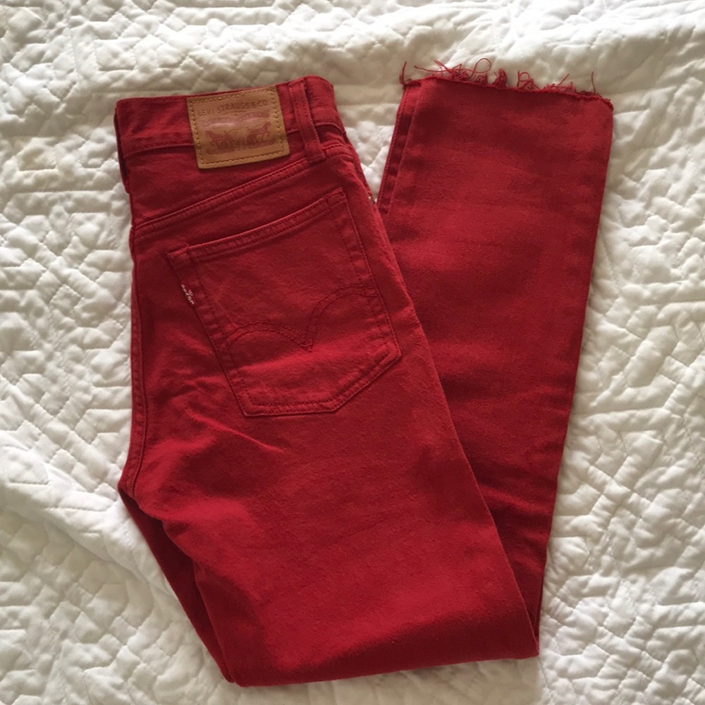 24 skinny button up Levi jeans